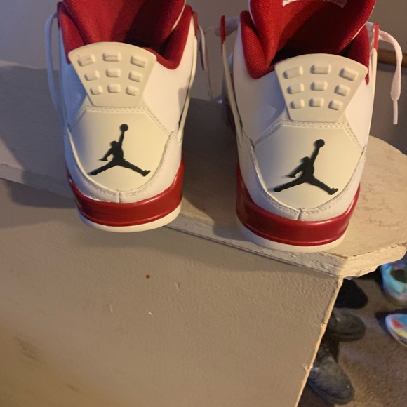 Jordan 4 - Picture 4 of 5
